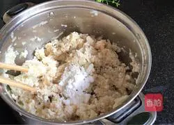 Illustration of how to make winter melon meatballs 13