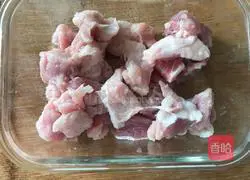 Illustration of how to make golden pork cubes 2