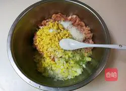 Illustration of how to make golden meatballs 7