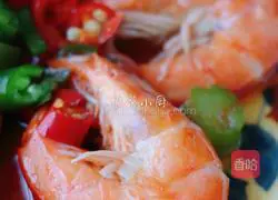 Illustration of how to steam prawns in oil 5