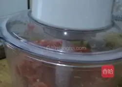 Illustration of how to make lean meatballs 1