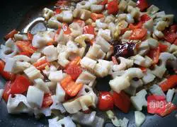 Illustration of making diced lotus root in oyster sauce 9