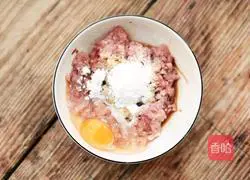 Three fresh bamboo shoots, fried crispy meatballs Practice illustration 6