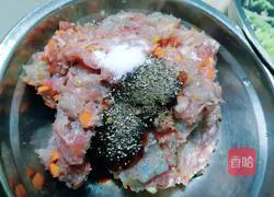 Illustration of how to make shrimp and meatballs 5