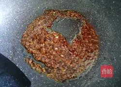 Illustration of how to make steamed broccoli with golden garlic vermicelli 9