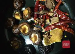 Illustration of how to make spicy sauce bone sticks 2