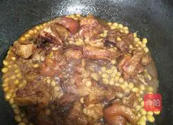 Illustration of soybean braised pig's feet 23