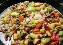 Illustration of how to make potato roast chicken 6