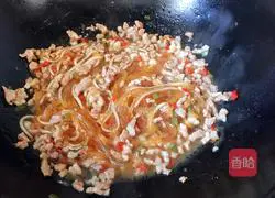 An illustration of how to climb a tree 14