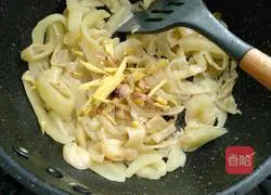 Illustration of how to make sauerkraut and kidney beans 17