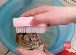 Illustration of how to make garlic oysters 1