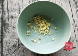 Illustration of how to cook silver pomfret with sauce 5