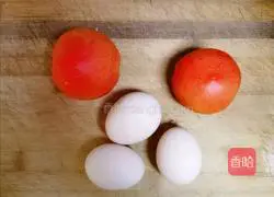 Illustration of how to make scrambled eggs with tomatoes 1