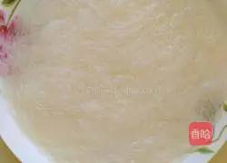 Illustration of how to make steamed scallops with vermicelli 1