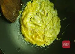 Illustration of how to make mixed vegetable fried rice 3