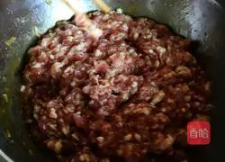 Illustration of how to make Qingbo meatballs 5