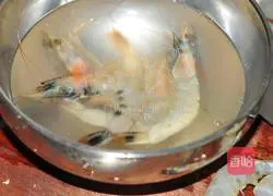 Illustration of how to make shrimps in abalone sauce 2
