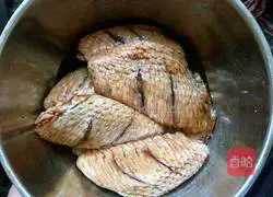 Illustration of how to make garlic chicken wings 3