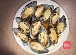 Illustration of how to make green-mouthed mussels with scallion oil 4