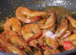 Illustration of Braised Prawns 6