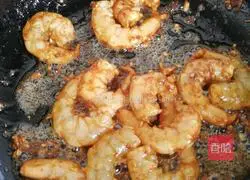 Illustration of how to make fried peas and shrimps 7