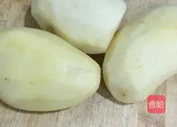 Illustration of how to make dry pot potato slices 1