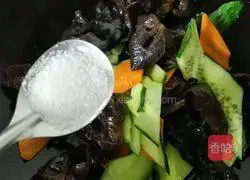 Illustration of how to make Mushu Pork 6