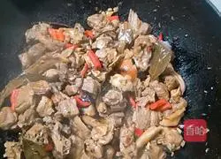 Illustration of how to make beer duck 8