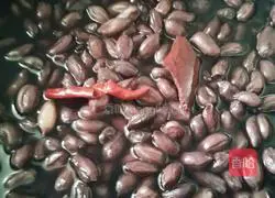 Illustration of how to make braised peanuts 6