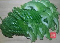 Illustration of how to make fried bitter melon with eggs 3