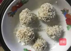 Illustration of how to make pearl meatballs 6
