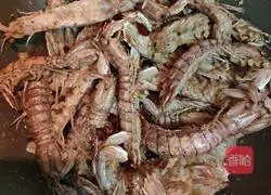 Illustration of how to make salt and pepper shrimp 6