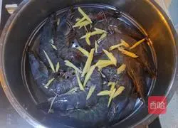 Illustration of how to make steamed prawns 5