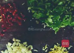  Illustration of how to make diced chicken wings stir-fried with pepper 3