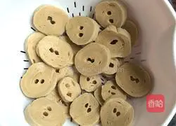 Illustration of how to make sweet and sour water gluten 3