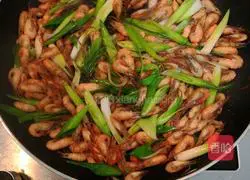 Illustration of how to make fried river shrimp 5