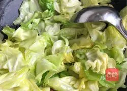 Illustration of how to make fried cabbage with eggs 12