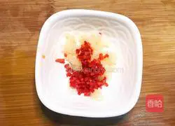 Illustration of how to make garlic steamed mouth grinder 2