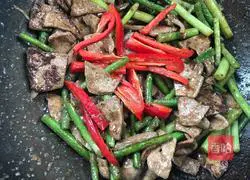 Stir-fried pork liver with garlic moss Illustration of how to do it 12