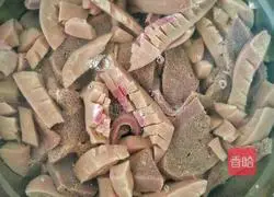 Illustration of how to stir-fry liver and kidneys 1