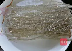 Illustration of how to make fried meat with vermicelli 1