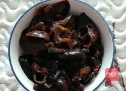 Illustration of how to make fried cucumber with fungus 4