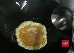 Illustration of how to make scrambled eggs with tomatoes 2