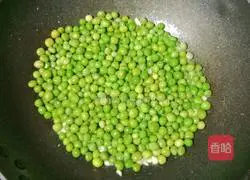 Illustration of how to make fried peas with beef cubes 10