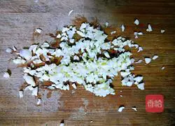 Illustration of how to make fried leeks with enoki mushrooms 11