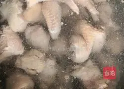 Illustration of how to make stewed chicken with potatoes, mushrooms and carrots 1