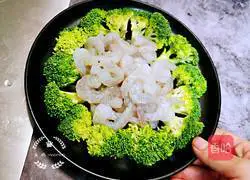Illustration of how to make steamed shrimps with broccoli 4