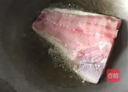 Illustration of how to cook braised fish tail 3