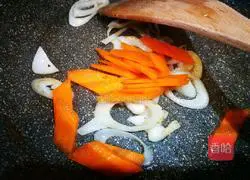 Illustration of how to make Mushu Pork 5