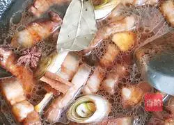 Classic Braised Pork Recipe Illustration 9